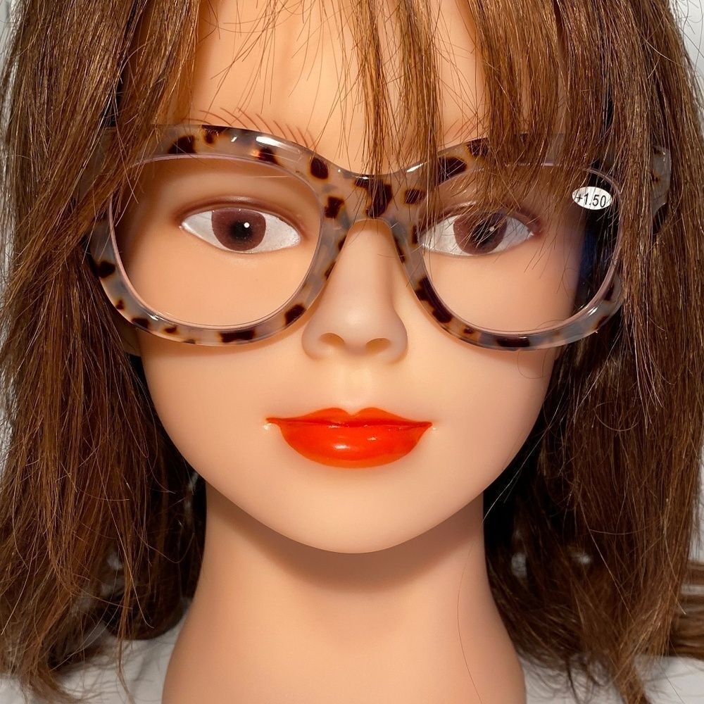 1389 Mona Oversize Reading Glasses 1.50 Readers Light Tortoise Frames NWT